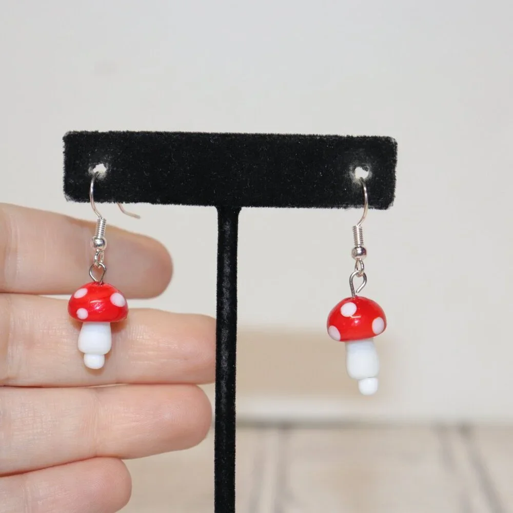 Vintagejelyfish 🍄 nwot